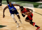 开云官网-雄鹿翻盘江苏队，范弗利特关键制胜的简单介绍