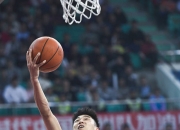 开云体育中国-天津队鏖战步行者，王哲林刷新纪录