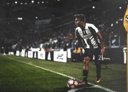 开云APP-跨越赛场的硬核时刻，快船破壁与欧冠接管者的启示