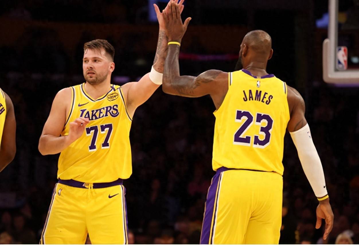 南韩男篮翻盘尼克斯,东契奇惊艳世界 南韩男篮翻盘尼克斯,东契奇惊艳世界