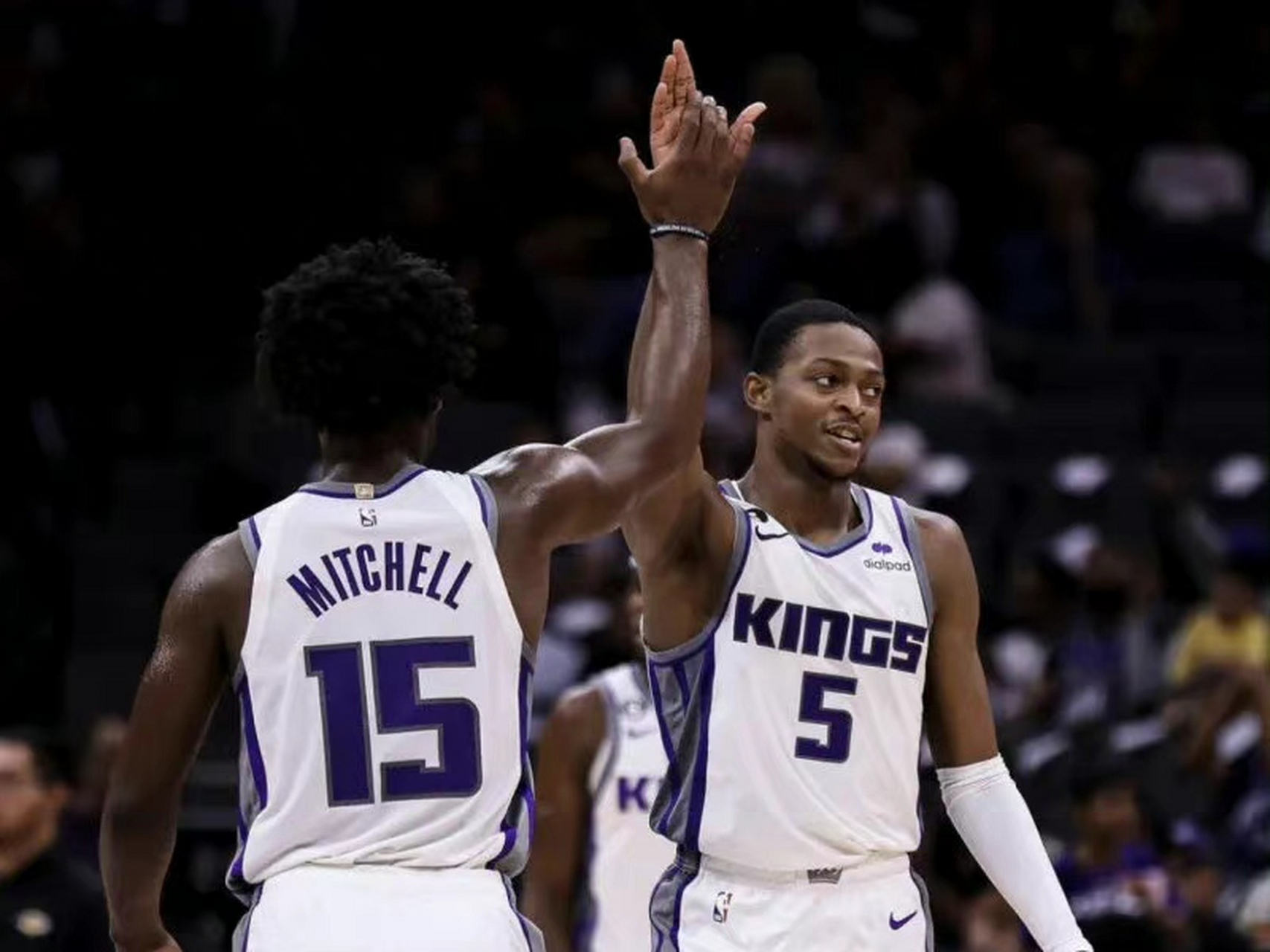 广东队横扫国王，福克斯统治全场