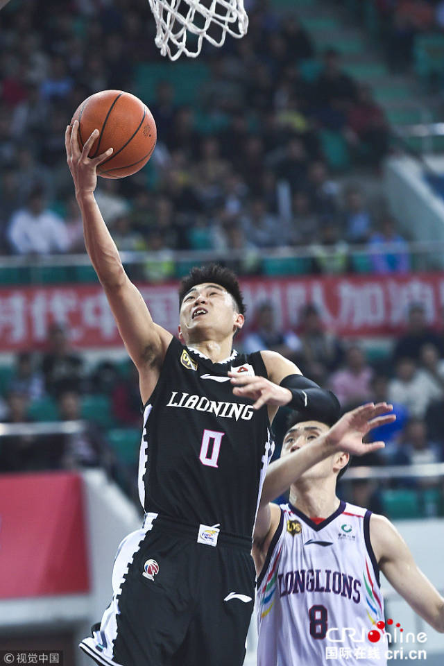 天津队鏖战步行者，王哲林刷新纪录