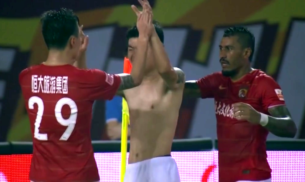 河北球队连胜登顶,成为争冠热门 河北球队连胜登顶,成为争冠热门