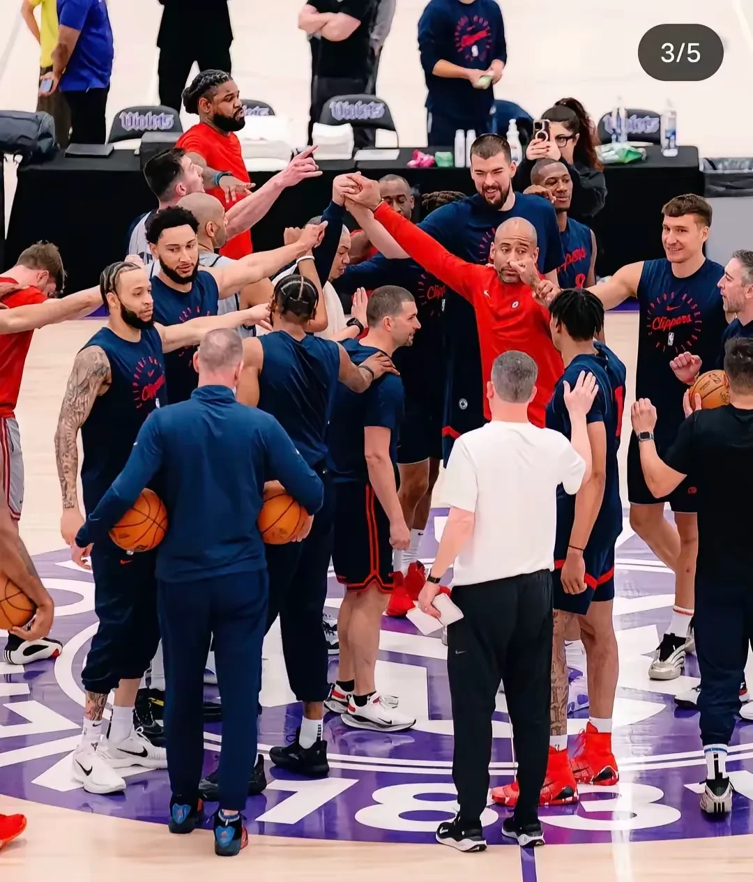 尼斯球员集体训练备战，迎接下场比赛挑战的简单介绍