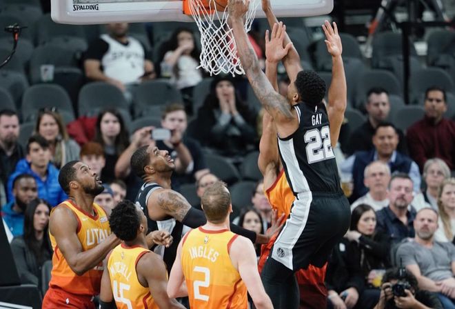 魔术完胜热火，戈贝尔三分雨点燃全场的简单介绍