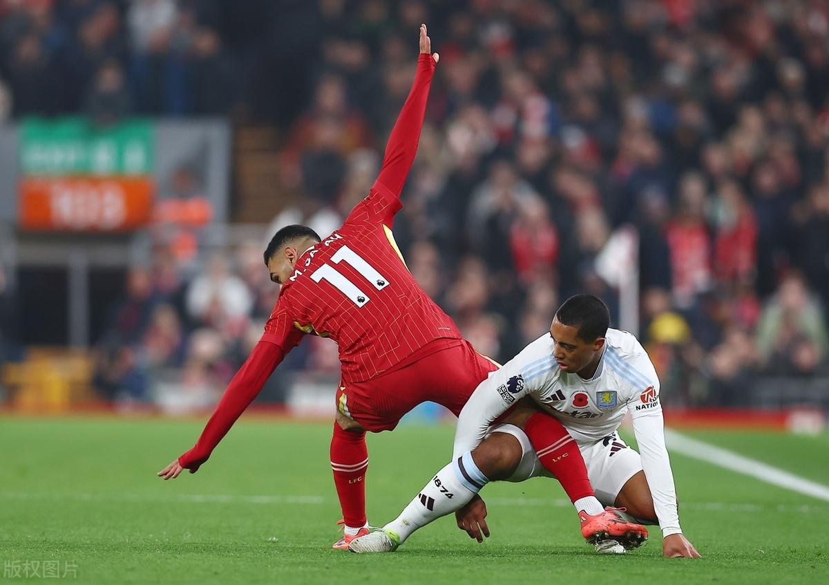 包含德国逆转罗马，格拉利什制霸全场的词条