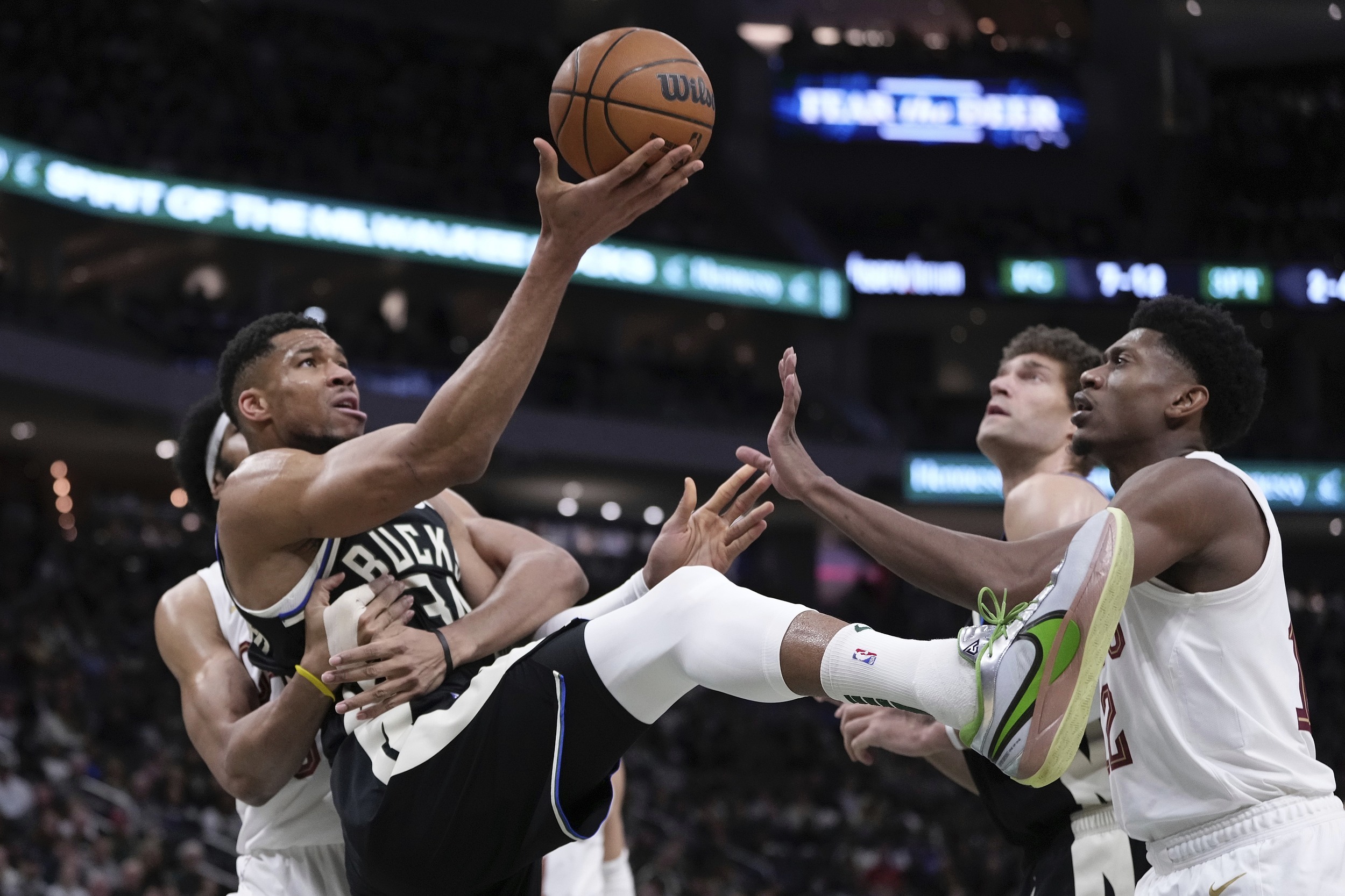 威廉姆斯绝杀梅赛德斯，汉密尔顿点燃赛场的简单介绍