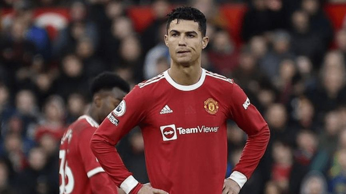 曼联逼平沃特福德，缓解危机