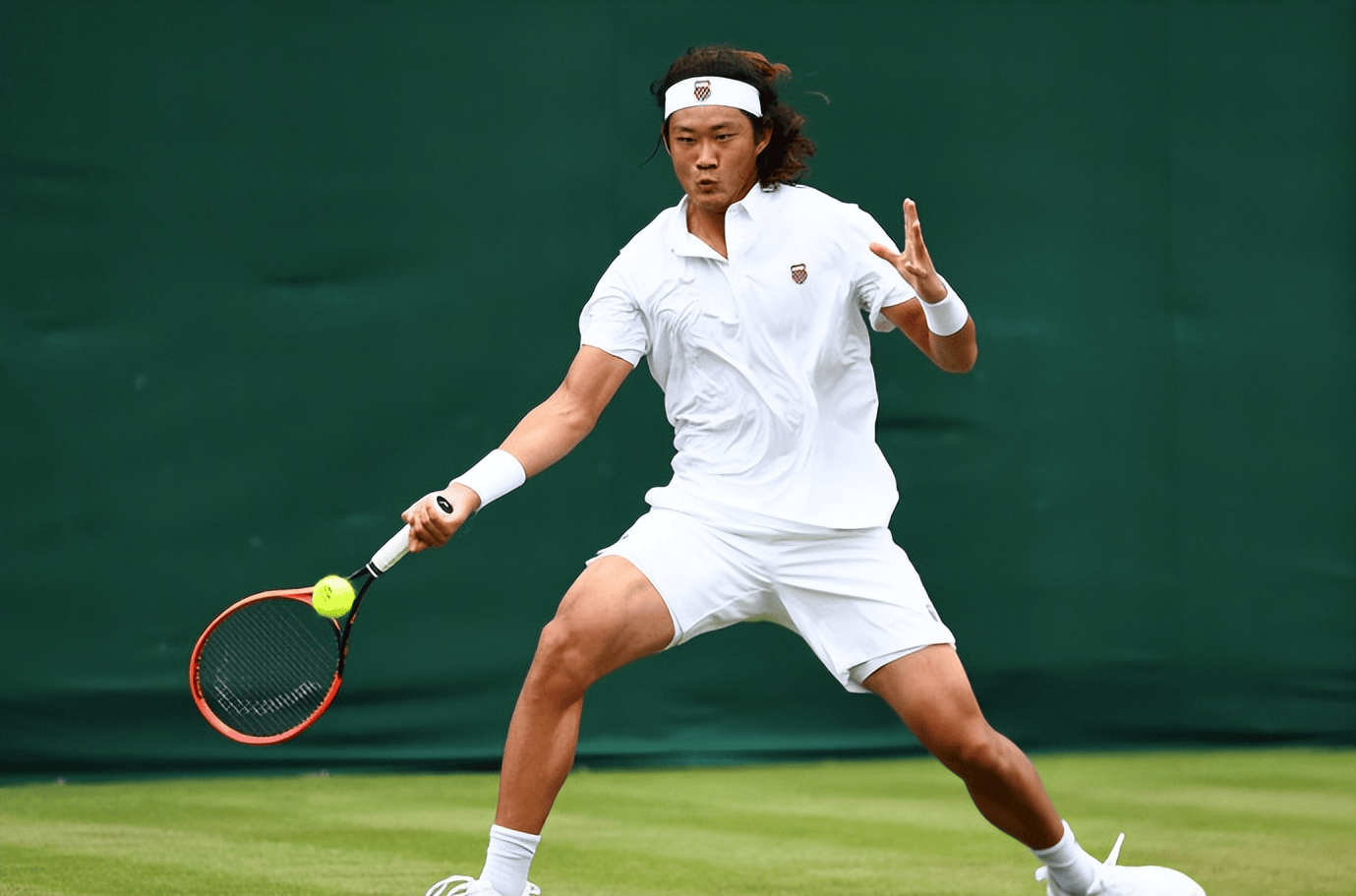 关于温网横扫拉沃尔杯，西西帕斯统治全场的信息